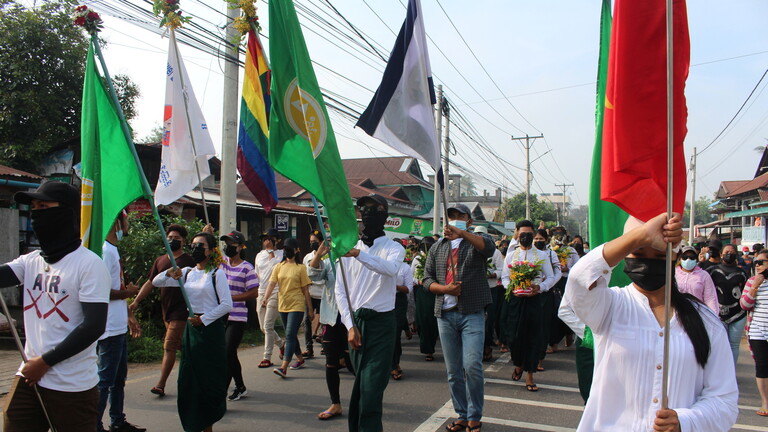 معارضو الانقلاب العسكري في ميانمار ينظمون "إضرابا صامتا"