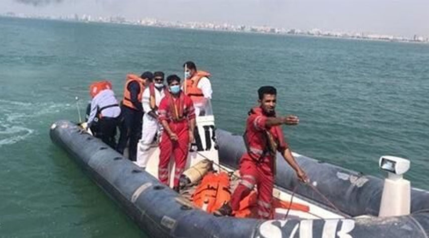 القوة البحرية لحرس الثورة تنقذ 8 صيادين في مياه جزيرة قشم