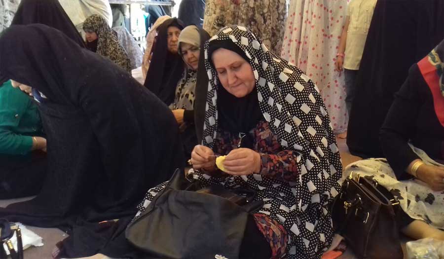 "خياطة الكيس" في دامغان.. تقليد منذ 5 قرون 