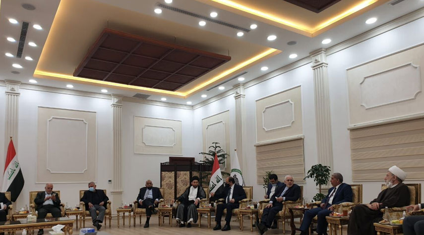 ظريف يلتقي عدداً من الشخصيات السياسية البارزة في العراق