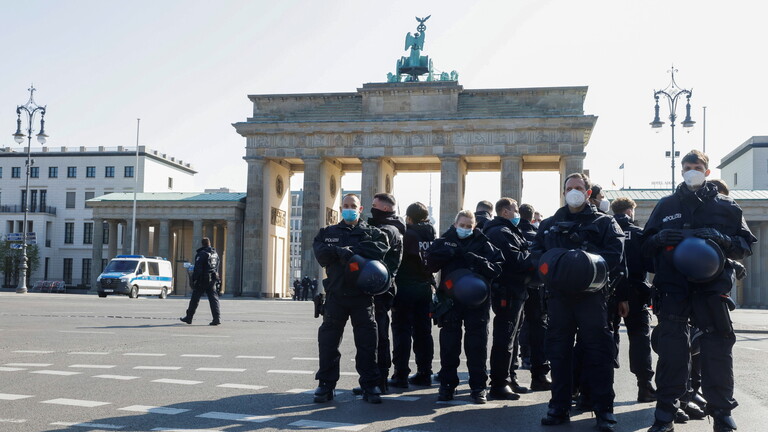 ألمانيا: أتباع نظرية "كورونا مؤامرة" تحت عين الاستخبارات