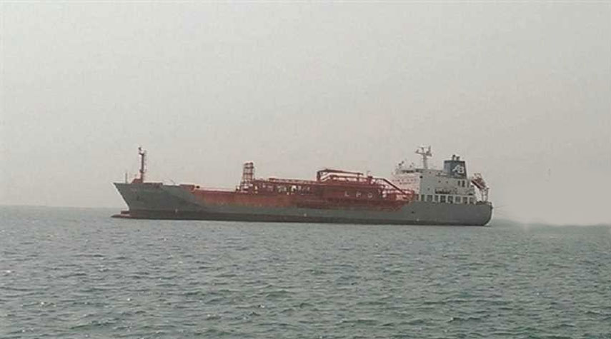 العدوان السعودي يحتجز سفينة جديدة تحمل مازوت لقطاع الكهرباء اليمني
