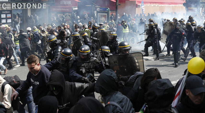 فرنسا... اعتقال أكثر من 20 شخصا في مظاهرات عيد العمال