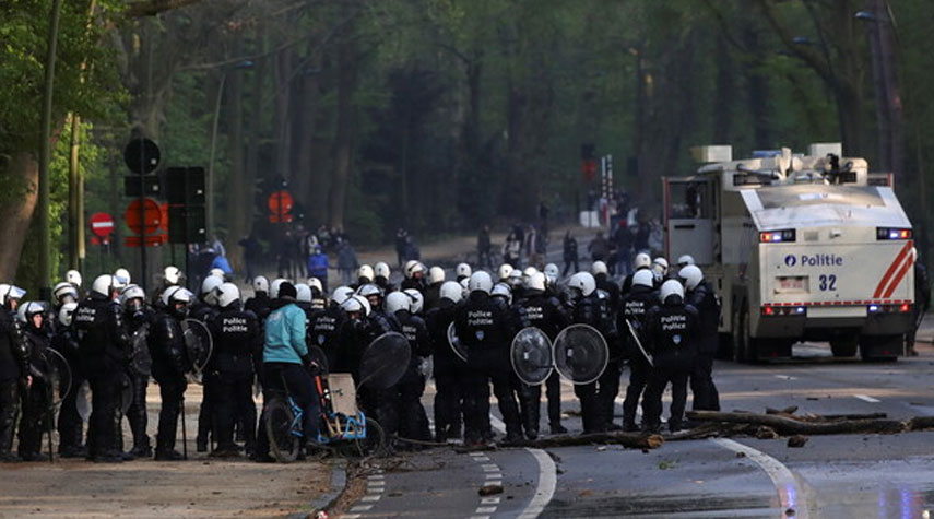 اعتقال العشرات شاركوا بحفلة احتجاجاً على قيود كورونا في بلجيكا