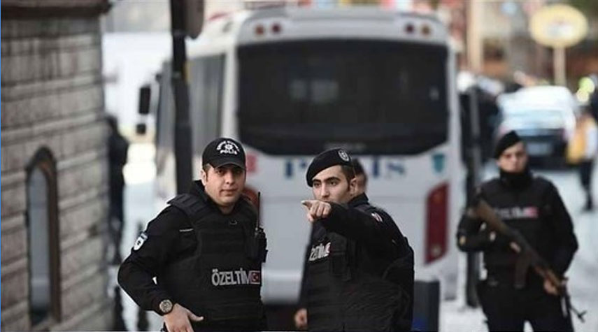 اعتقال 8 أشخاص يشتبه بارتباطهم مع جماعة "داعش" في تركيا