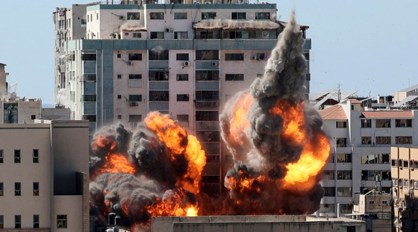 طيار صهيوني: نسف أبراج غزة كان طريقاً للتنفيس عن إحباطنا