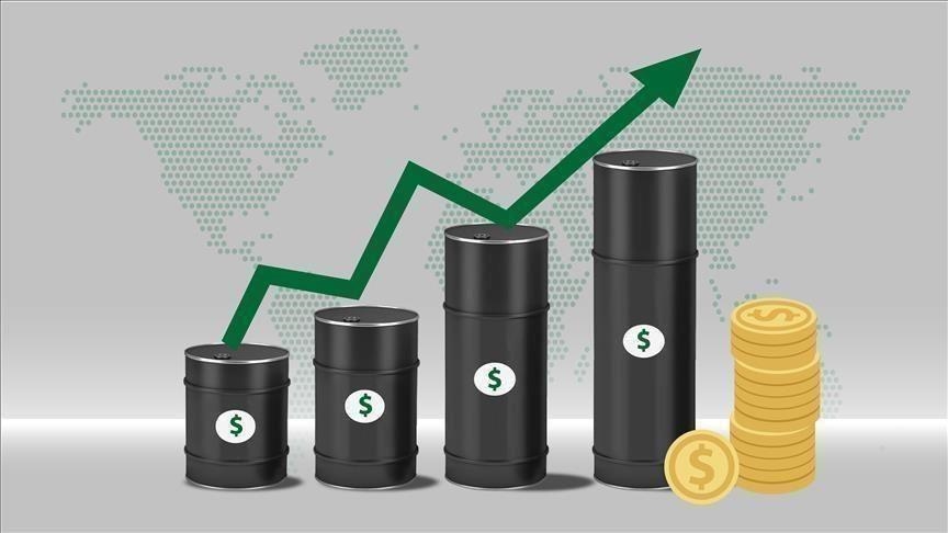 أسعار النفط تغلق عند ذروة عامين