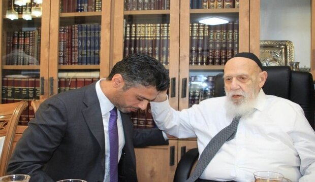سفير الإمارات يتلقى بركة الكهنة في اسرائيل