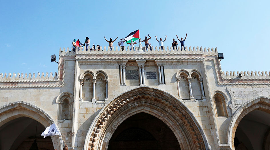 الفلسطينيون يتصدون لمسيرة الأعلام الصهيونية