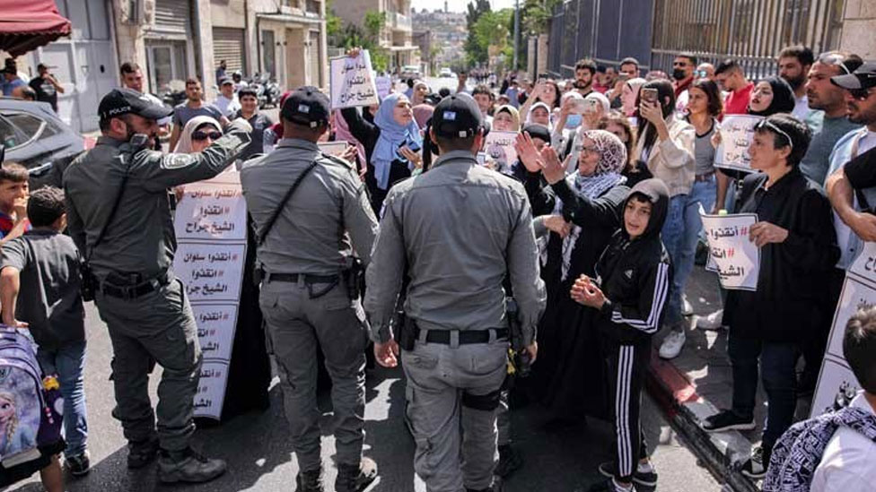 احتجاج فلسطيني يجبر محكمة الاحتلال على تأجيل النظر في استئناف حكم تهجير عائلتين بسلوان
