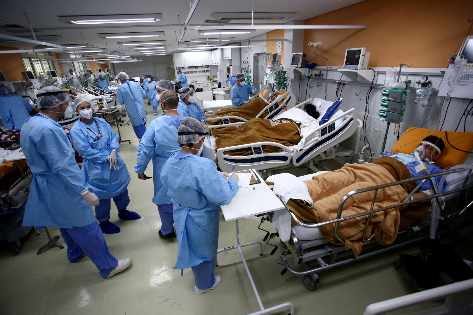 الصحة البرازيلية : الوفيات بسبب كورونا تتجاوز 484 الفا 