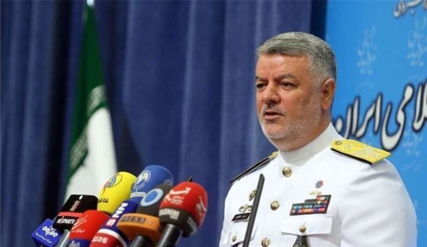 الادميرال خانزادي يؤكد ان البحرية الايرانية اربكت الاستكبار