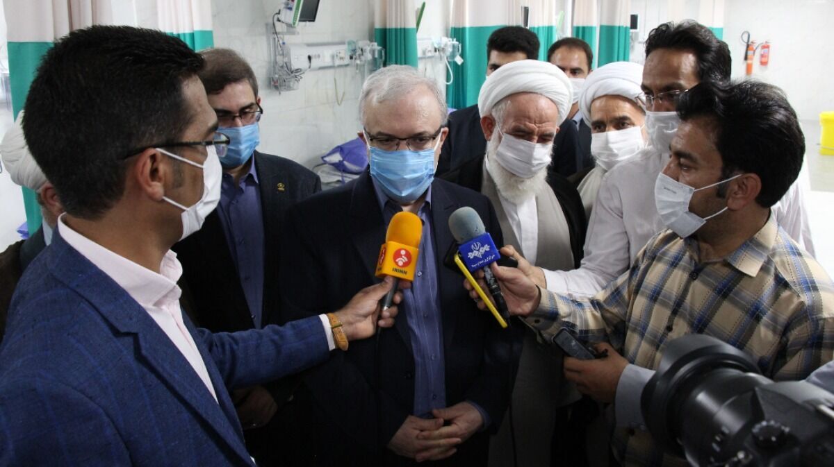 وزير الصحة :إيران ستكون من أكبر مصنعي لقاح كورونا في العالم