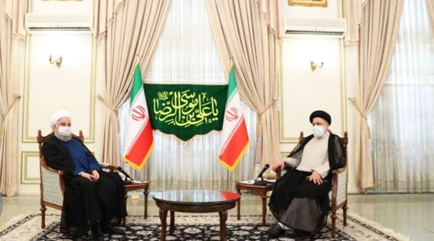 الرئيس روحاني يزور رئيسي لتهنئته بالفوز في الانتخابات الرئاسية