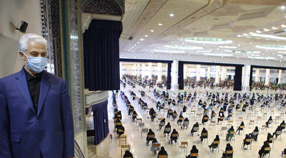 امتحان دخول الجامعات يبدأ في ايران بمشاركة اكثر من مليون طالب