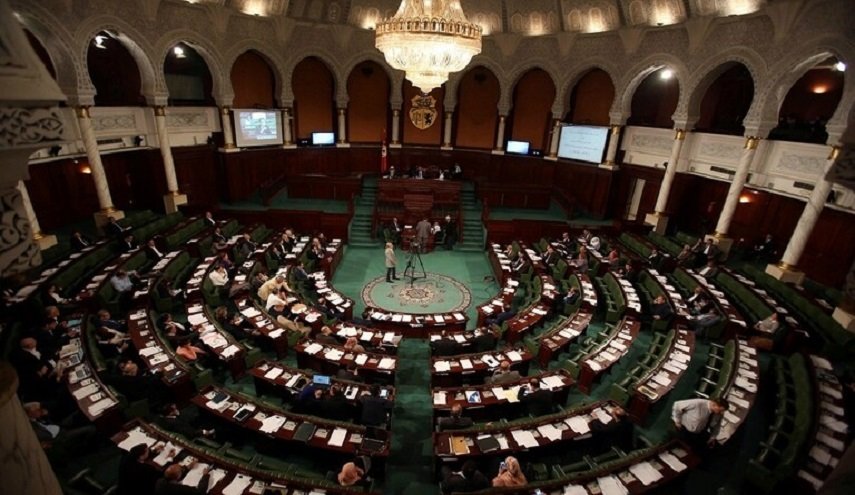 الحكومة التونسية تدين الاعتداء على نائبة داخل البرلمان
