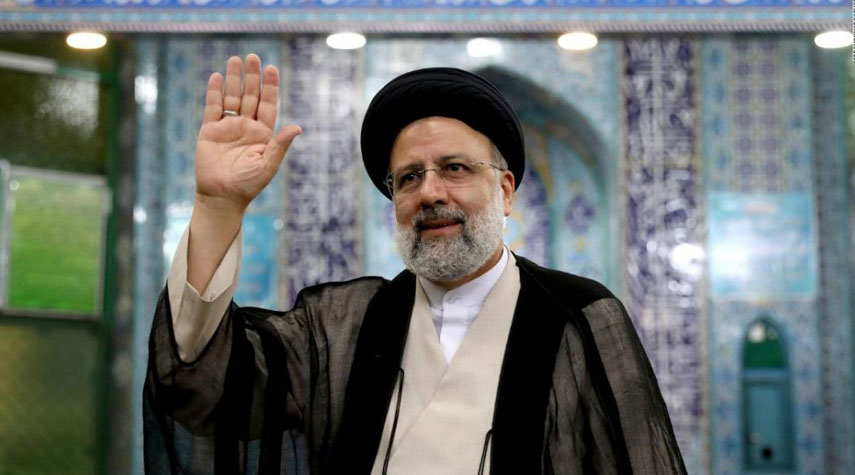 الرئيس الايراني المنتخب يقدم نظام تعريف اعضاء الحكومة الجديدة