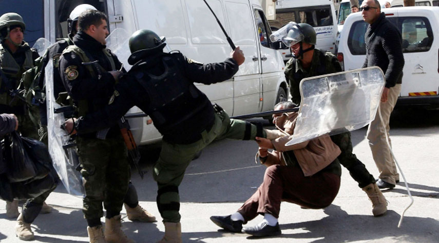 توثيق 70 حالة اعتقال سياسي بالضفة الغربية منذ اغتيال بنات
