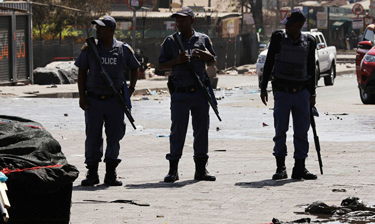رئيس جنوب إفريقيا يدعو إلى الهدوء عقب تظاهرات رافضة لسجن زوما