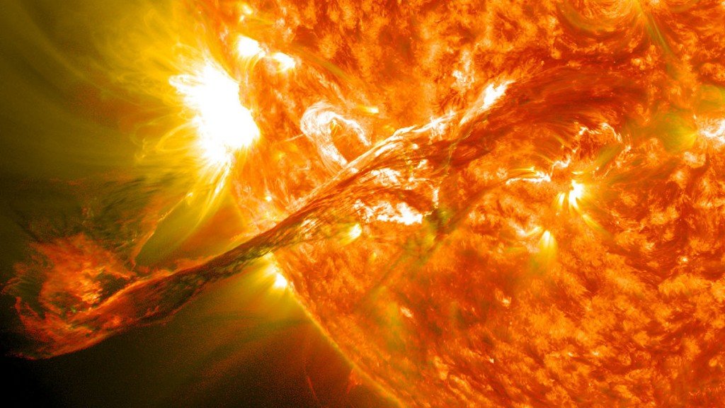 تحذيرات من "انفجار توهجّ شمسي" قد يضرب الأرض 