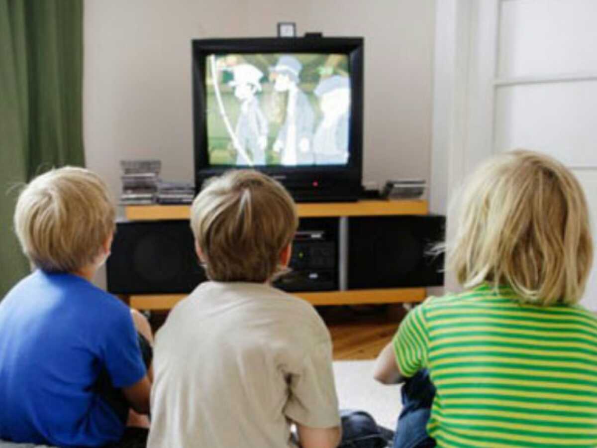 ما هي مخاطر مشاهدة التلفاز لمدة 4 ساعات يوميا؟