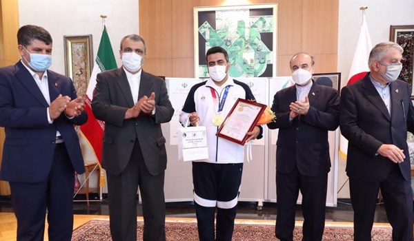 تكريم الرامي الإيراني" فروغي" المتقلد ذهبية أولمبياد في طوكيو