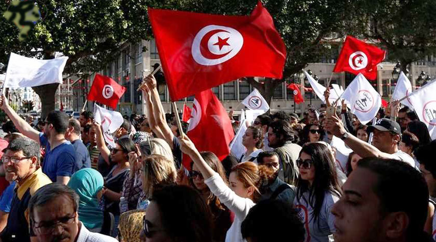 مظاهرات حاشدة في تونس مناهضة لحكومة المشيشي