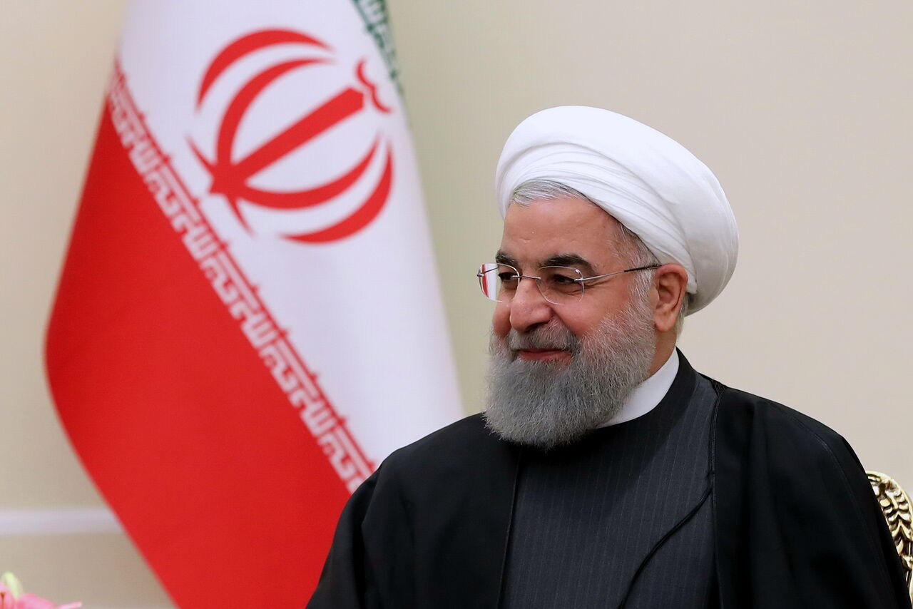 روحاني يؤكد ان تنمية المناطق الحرة تصب في مسار التعاطي مع دول الجوار