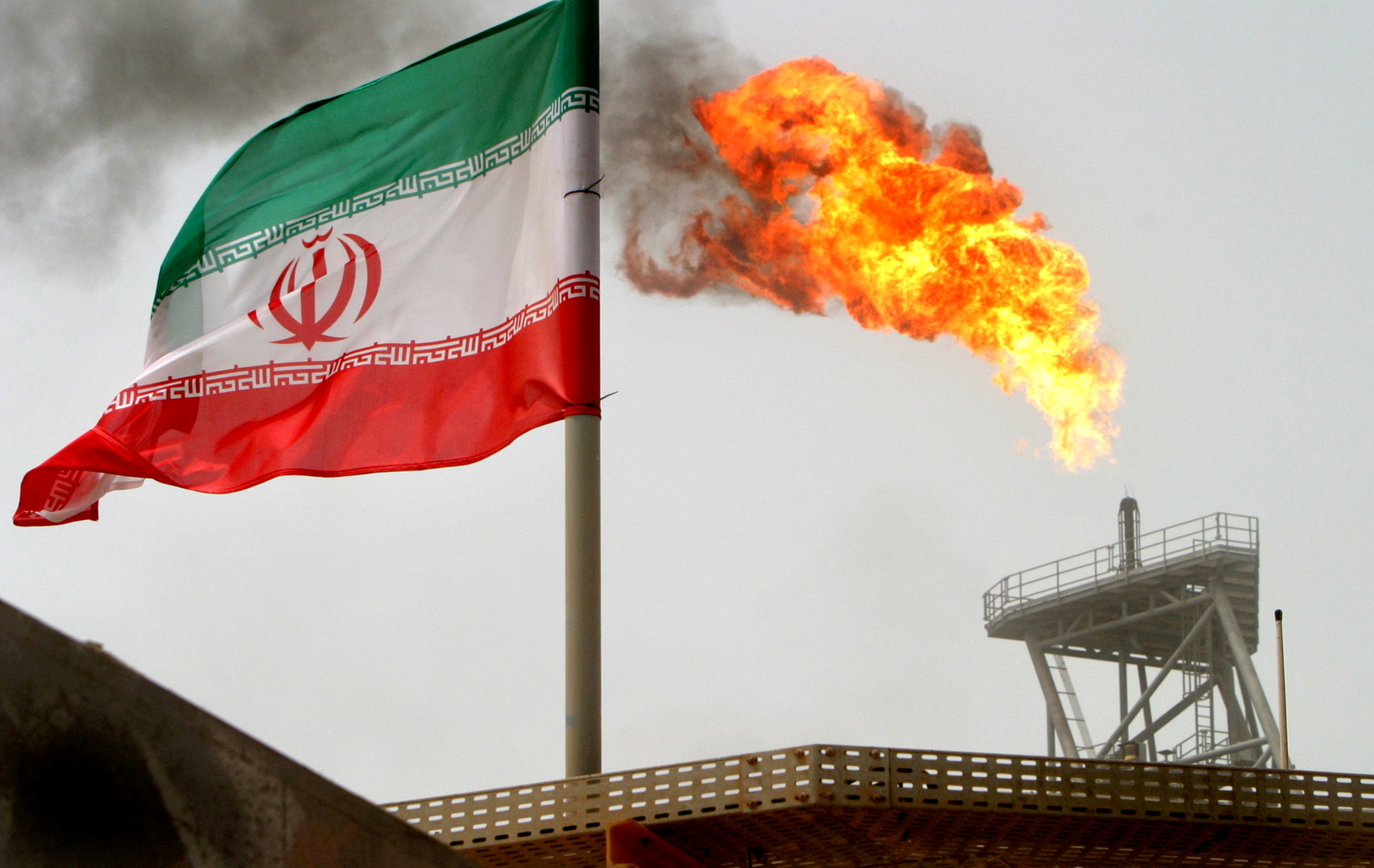 ايران تؤكد على أهمية خط تصدير النفط عبر بحرعمان 
