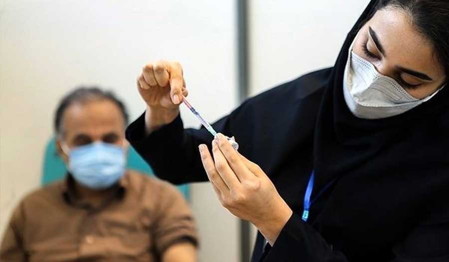 إيران: بدء تطعيم المعلمين بلقاح كورونا