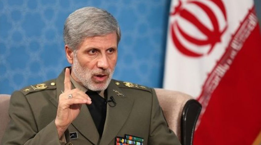 وزير الدفاع: الاعداء يشنون حربا ثقافية وعسكرية واقتصادية ضد ايران