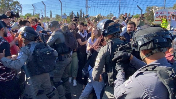 الاحتلال الصهيوني يشن حملة اعتقالات في محيط المسجد الأقصى والضفة