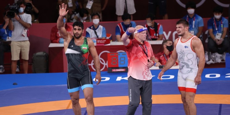 أولمبياد طوكيو.. المصارع الإيراني "ساروي" يحرز البرونزية لإيران