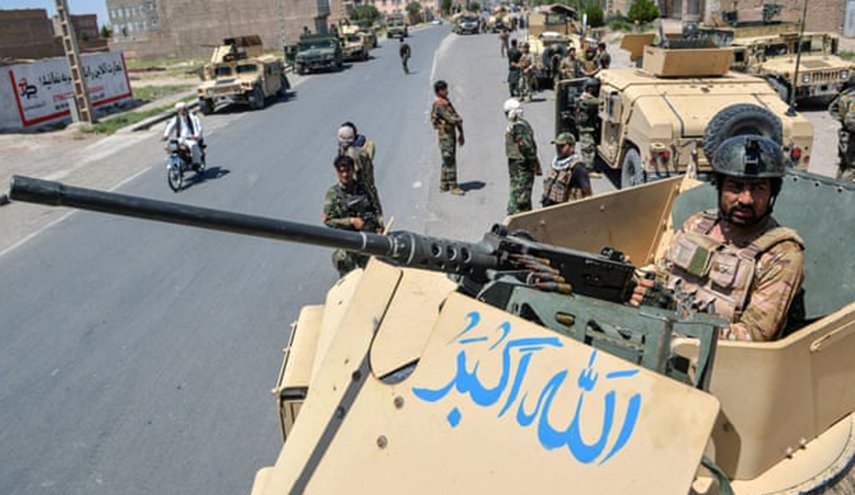 الجيش الأفغاني يحضّ المدنيين على إخلاء مدينة لشكركاه