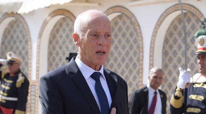 الرئيس التونسي يقيل ثلاثة مسؤولين في الدولة