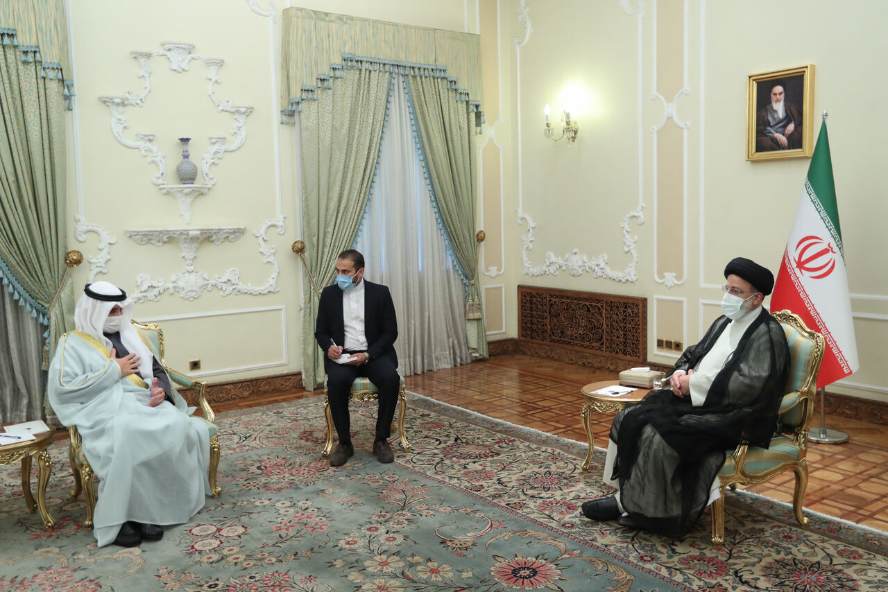 رئيسي يؤكد عدم وجود قيود بشأن توسيع الروابط بين ايران والكويت
