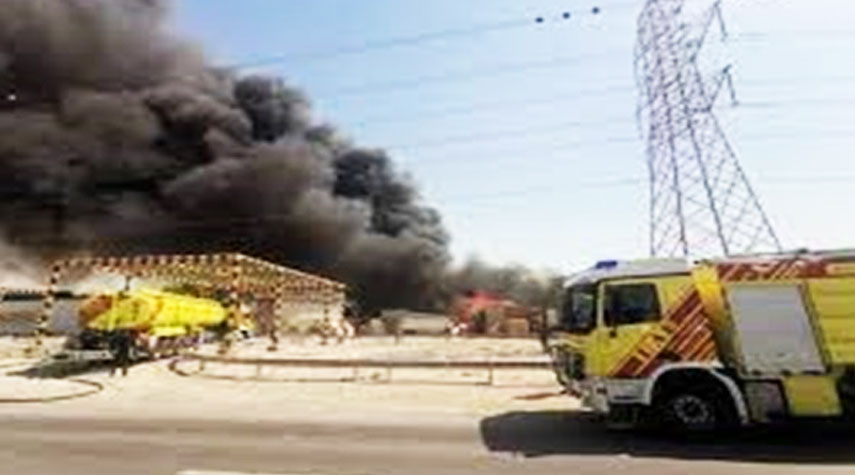 دبي.. حريق ضخم في منطقة جبل علي