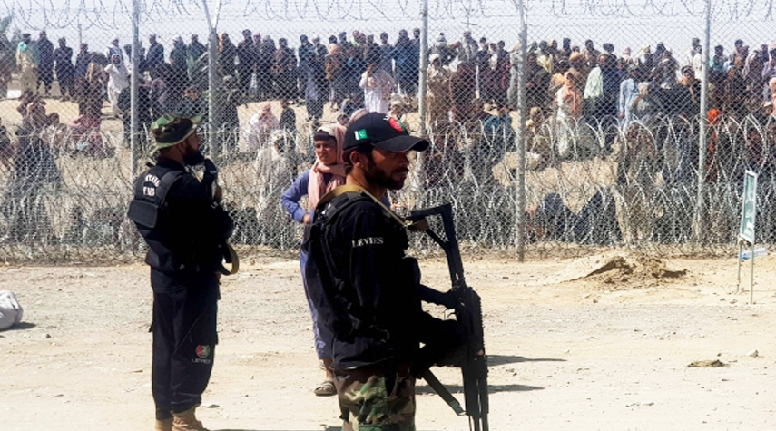  اشتباكات بين قوات باكستانية ومحتجين أفغان عند معبر حدودي