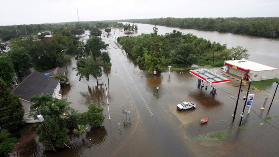 مصرع 21 شخصا جراء الفيضانات في ولاية تينيسي الامريكية