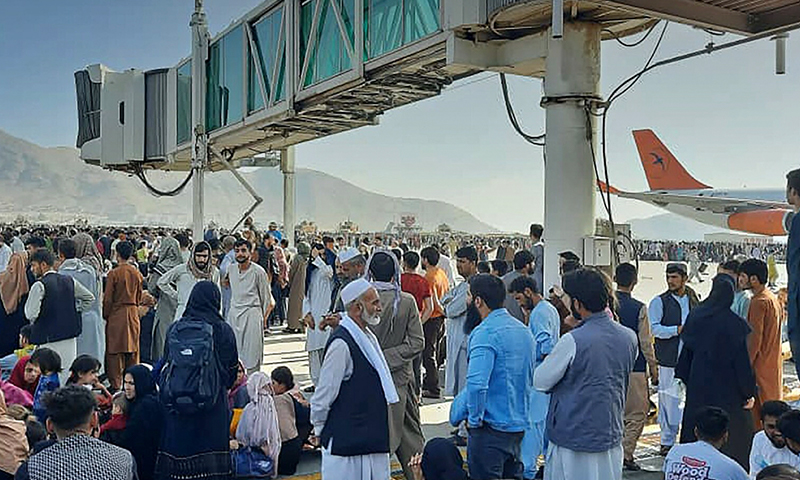 بريطانيا تحذر من هجوم ارهابي وشيك على مطار كابل