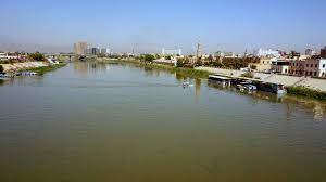 ميناء خرمشهر... انقاذ طاقم زورق عراقي في نهر أروند