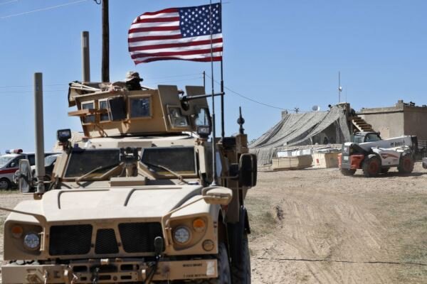 قصف قاعدة أمريكية بقذيفتين شرقي سوريا
