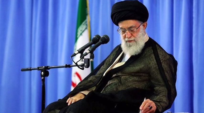 قائد الثورة الاسلامية: رحيل آية الله الحكيم خسارة علمية لحوزة النجف الأشرف