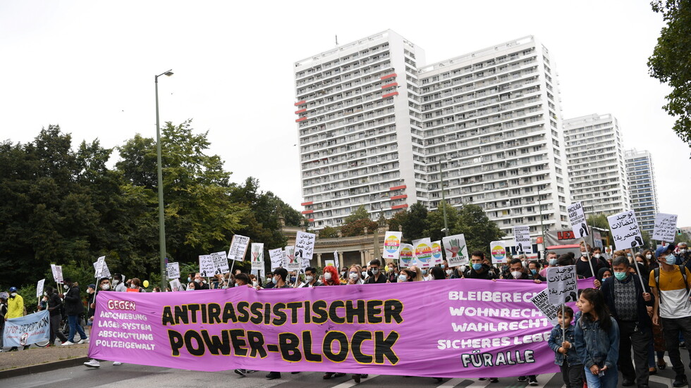 ألمانيا... الآلاف يشاركون بمسيرة للمطالبة بالعدالة الاجتماعية