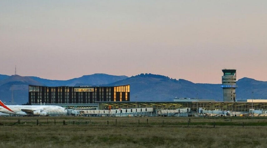 إخلاء مطار في نيوزيلندا بسبب بلاغ عن متفجرات