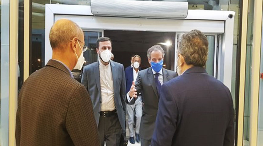 مدير الوكالة الدولية للطاقة الذرية يصل إلى طهران