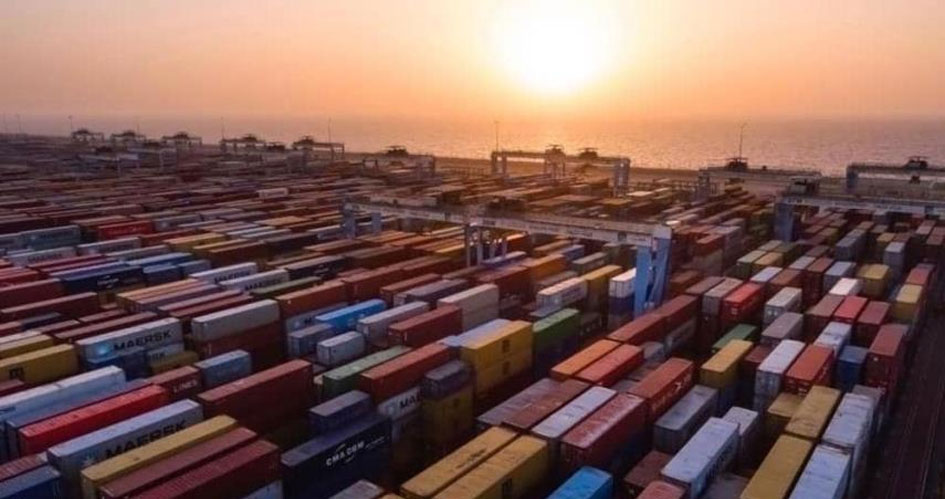  تجارة الإمارات غير النفطية يسجل 1.4 تريليون درهم خلال 2020