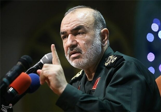 قائد حرس الثورة الايراني: امريكا باتت مهزومة وهاربة ومكتئبة