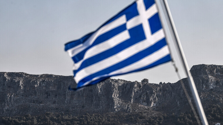 مواجهة بين فرقاطة تركية وسفينة يونانية