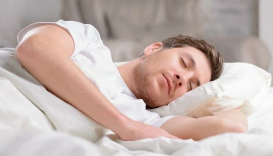 كيف يمكن أن يؤدي النوم أقل من 7 ساعات في الليلة إلى زيادة الوزن ؟
